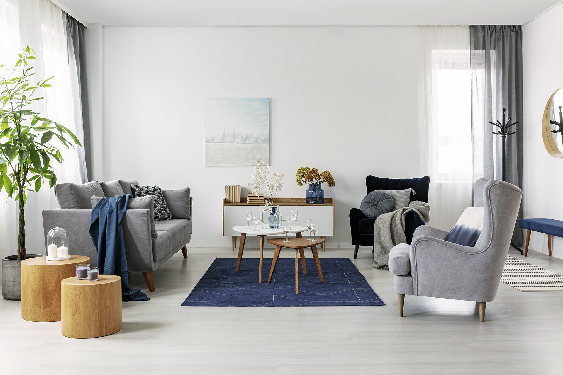 Interior con patas para muebles