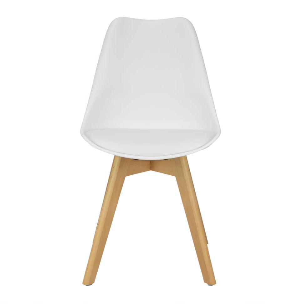Silla blanca con patas de madera