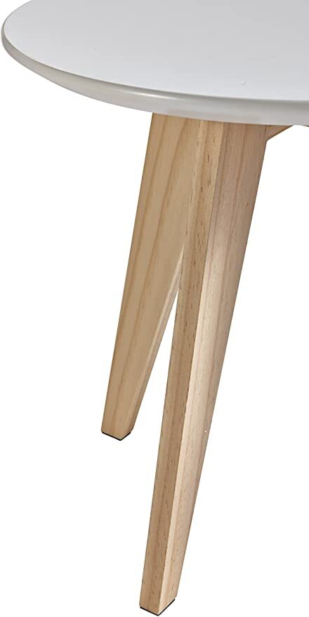Mesa auxiliar blanca con patas de madera